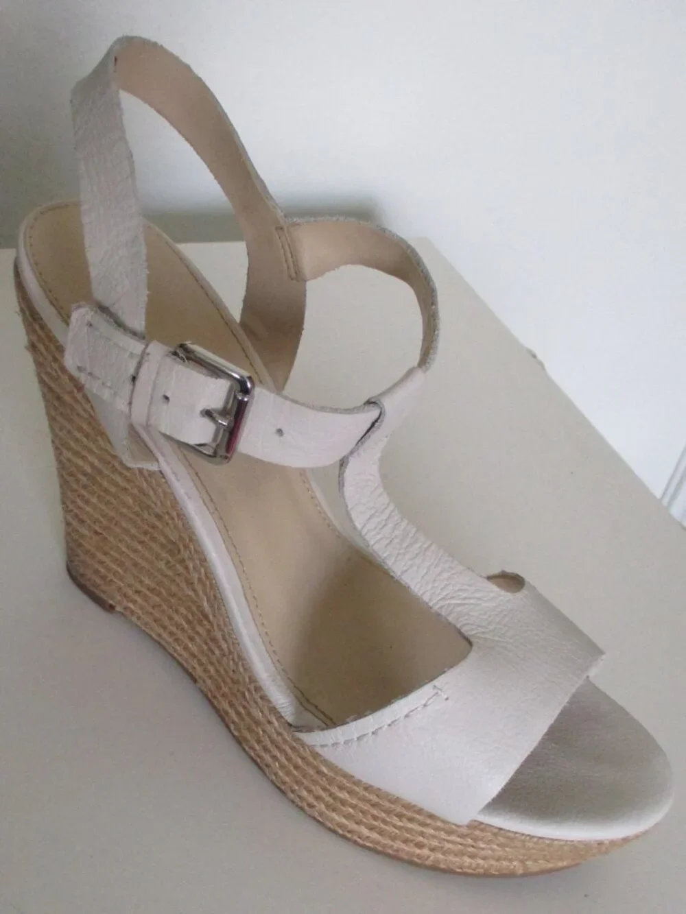 Marc Fisher Womens White Leather T-Strap Platform Wedge Sandal NWOB - Size 11M